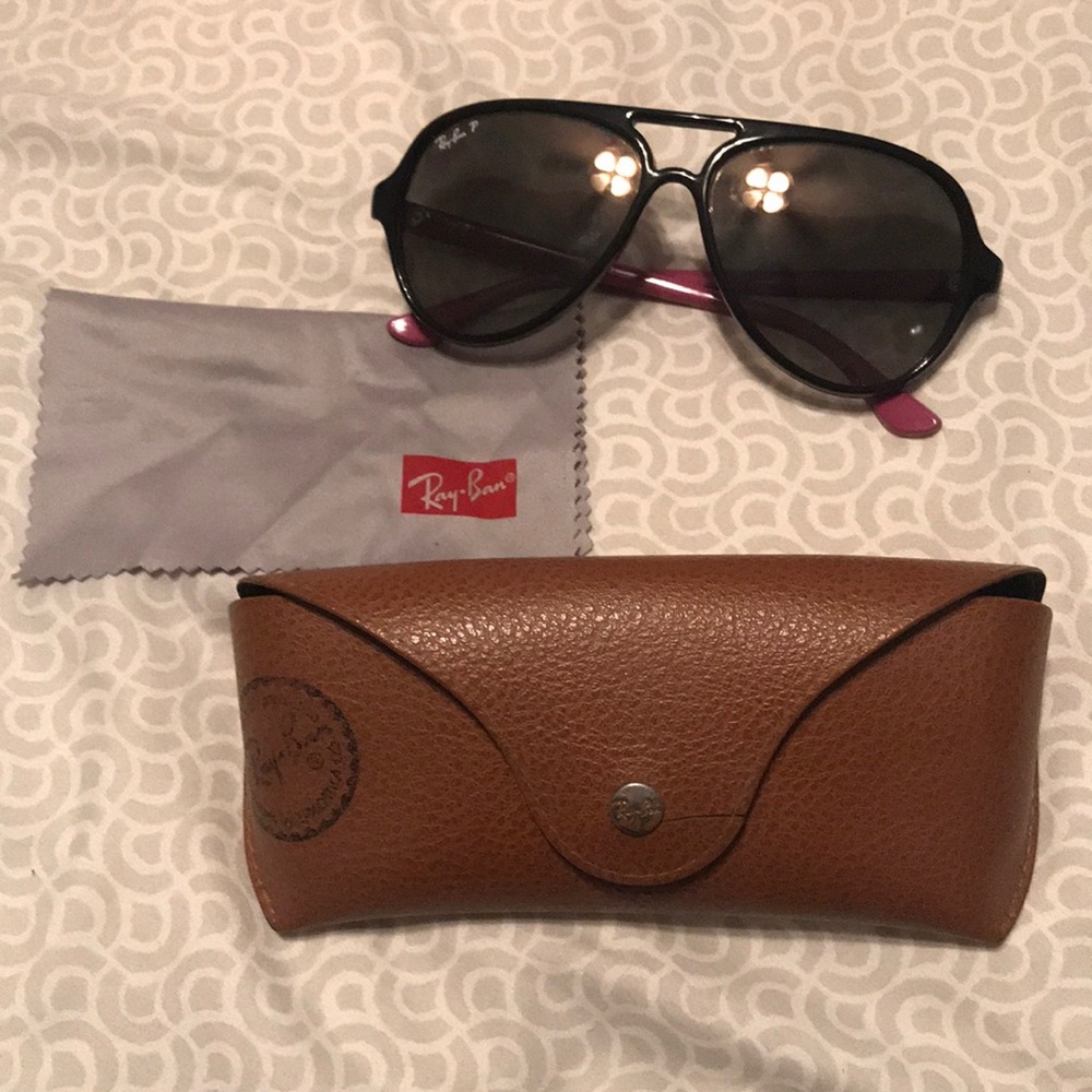 Mint Condition Prp/Blk RayBan Polarized Sunglasses